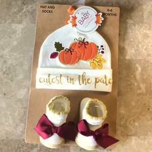 Fall baby costume hat and socks